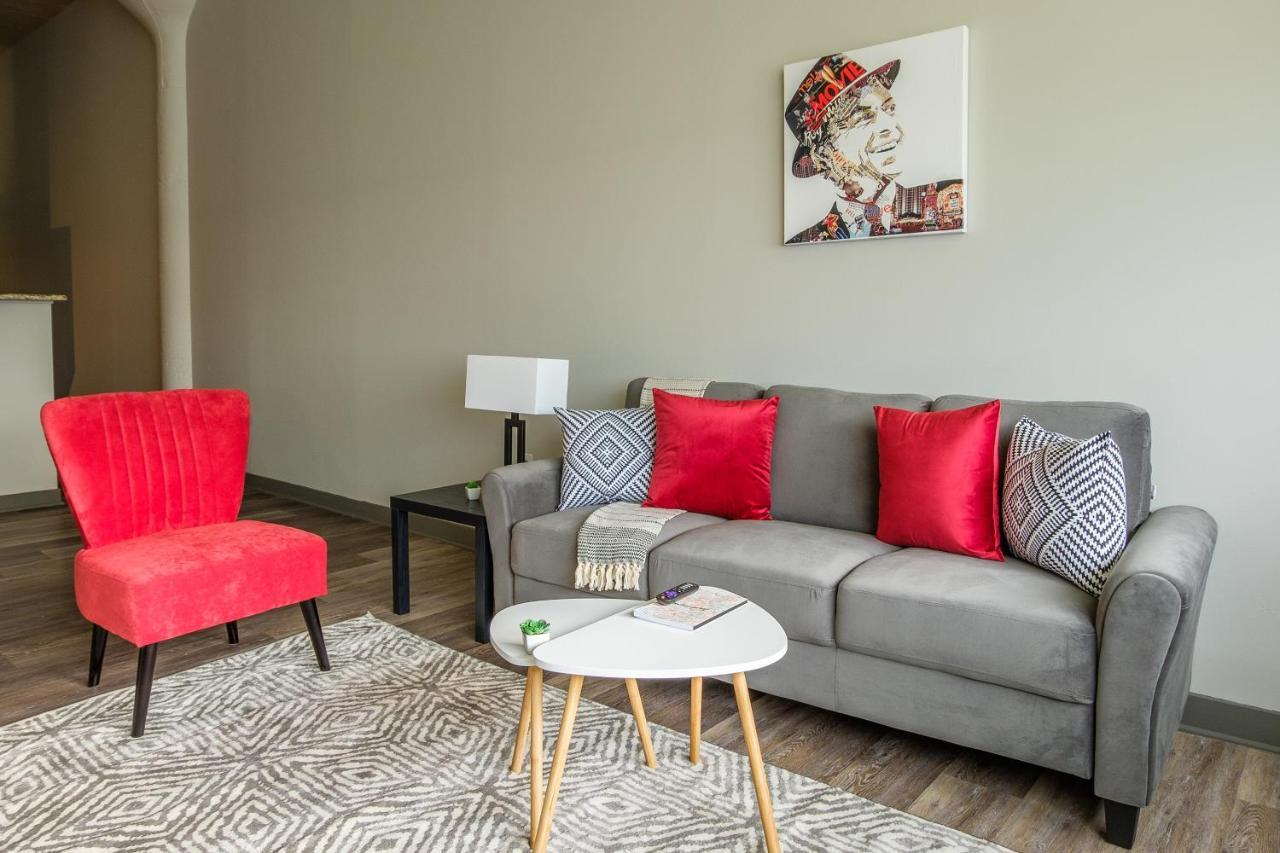 Frontdesk Waterfront Apts Downtown Cleveland Apartman Szoba fotó