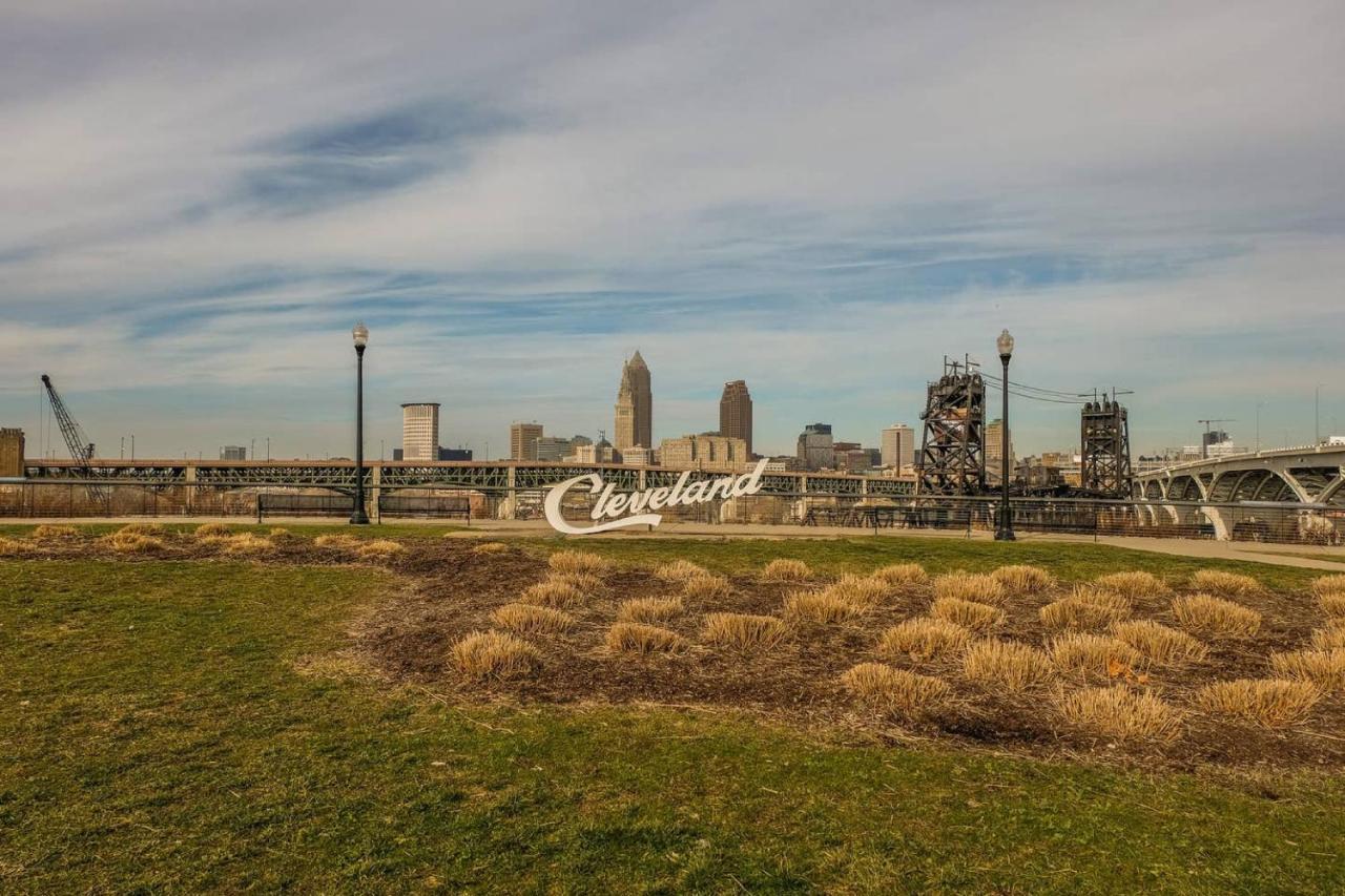 Frontdesk Waterfront Apts Downtown Cleveland Apartman Kültér fotó