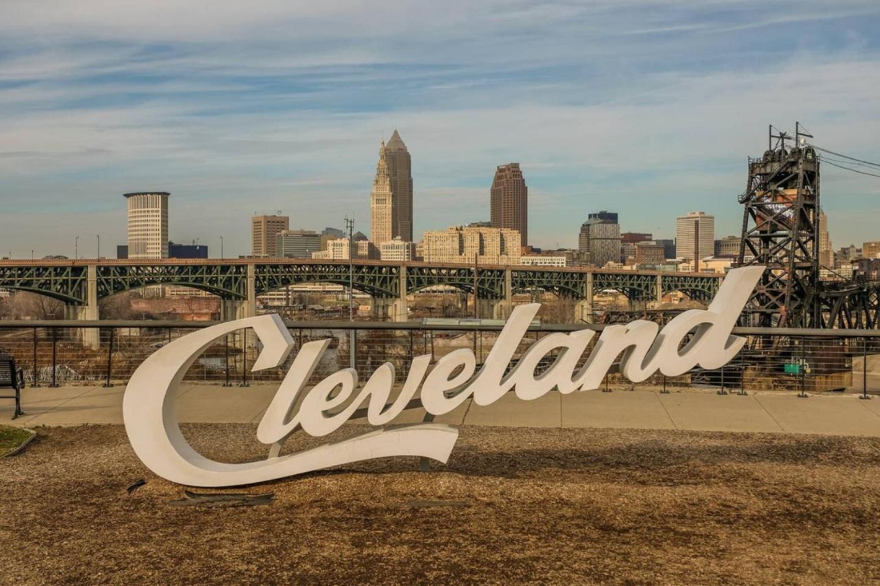 Frontdesk Waterfront Apts Downtown Cleveland Apartman Kültér fotó